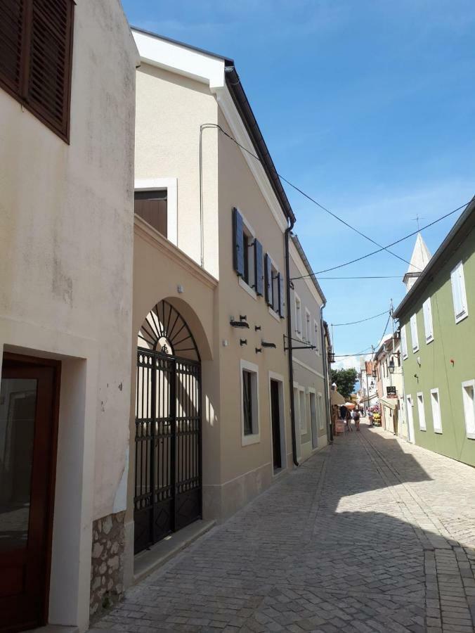 Apartments Mihael Нин Екстериор снимка
